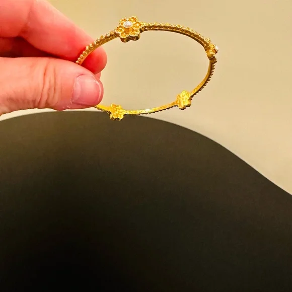 Authentic Luxury Minimalist Julie Vos Flower Pearl Station Bangle/Bracelet - Picture 15 of 17